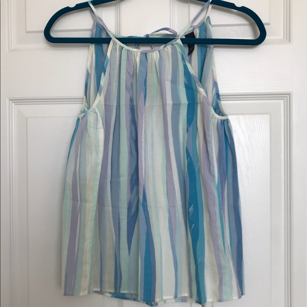 GAP tie back tank top.